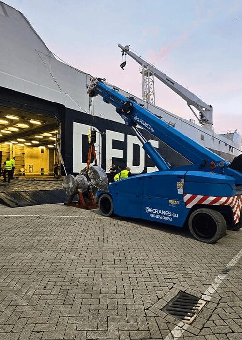 Tadano Valla V210R Pick & Carry kraan huren Ecranes