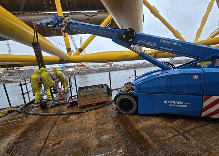 Tadano Valla V80R 8 tons Pick & Carry kraan huren Ecranes